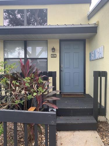 Island hideaway with boat slip (perfectly located between Flagler & Canal)