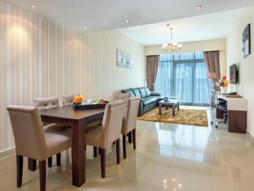 Faciliteter, EMIRATES GRAND HOTEL in Dubai