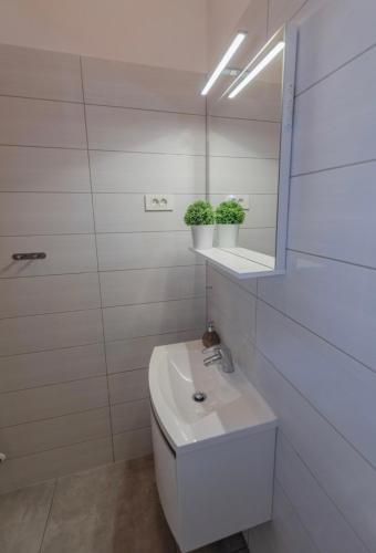 Main Square Dream Apartment - image 8