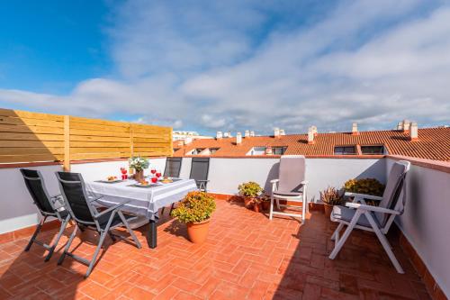 Agradable Ático con gran Terraza a 1 Minuto de la Playa