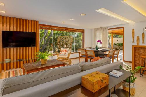 Linda e completa - Casa 150 m da praia, 4 suites in Vila Luiza