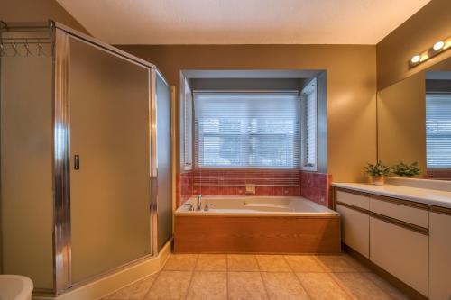 Fairmont Hot Springs, 3 Bedroom Vacation Home in Fairmont Hot Springs (BC)
