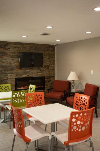 บริการและสิ่งอำนวยความสะดวก, ไนต์ อินน์ - เมาท์แอรี นอร์ทแคโรไลนา (Knights Inn - Mount Airy, NC) in เมาท์แอรี (นอร์ทแคโรไลนา)