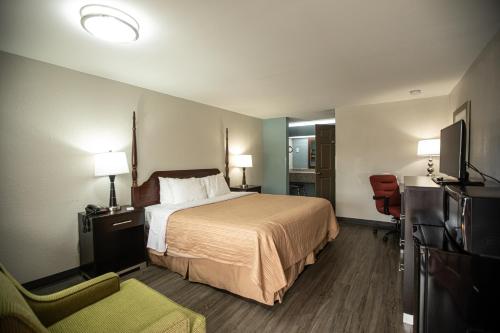 ไนต์ อินน์ - เมาท์แอรี นอร์ทแคโรไลนา (Knights Inn - Mount Airy, NC) in เมาท์แอรี (นอร์ทแคโรไลนา)