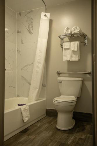 Knights Inn Mount Airy - image 9