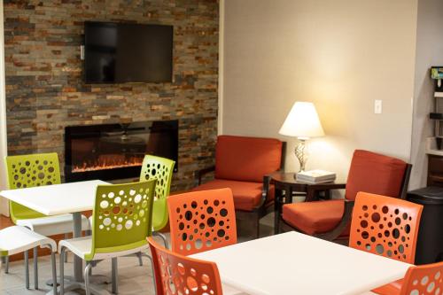 บริการและสิ่งอำนวยความสะดวก, ไนต์ อินน์ - เมาท์แอรี นอร์ทแคโรไลนา (Knights Inn - Mount Airy, NC) in เมาท์แอรี (นอร์ทแคโรไลนา)