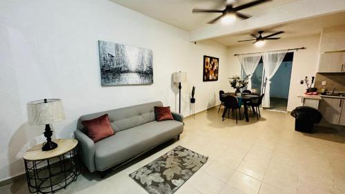Franks House Shared House with Pool, Cancún (photo 6)