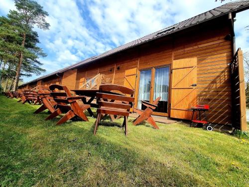 2 bedrooms, 5 beds