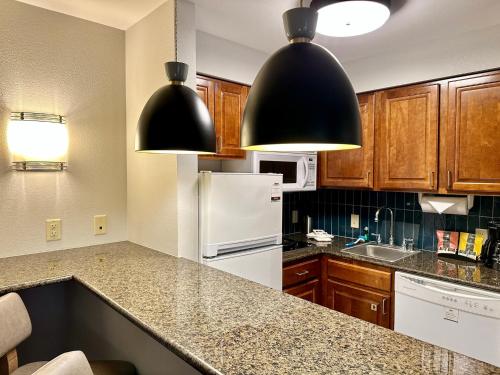 Staybridge Suites Milwaukee West-Oconomowoc, an IHG Hotel