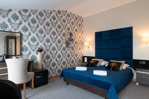 Złoty Staw Room Type - Deluxe King or Queen Room