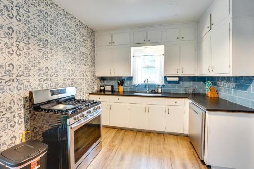 Vintage Corpus Christi Home - 2 Blocks From Beach! - image 12