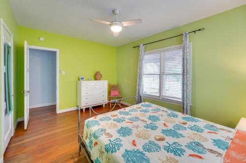 Vintage Corpus Christi Home - 2 Blocks From Beach! - image 11