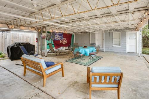 Vintage Corpus Christi Home - 2 Blocks From Beach! - image 6