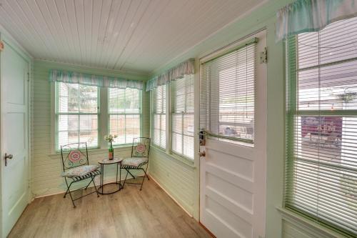Vintage Corpus Christi Home - 2 Blocks From Beach! - image 14