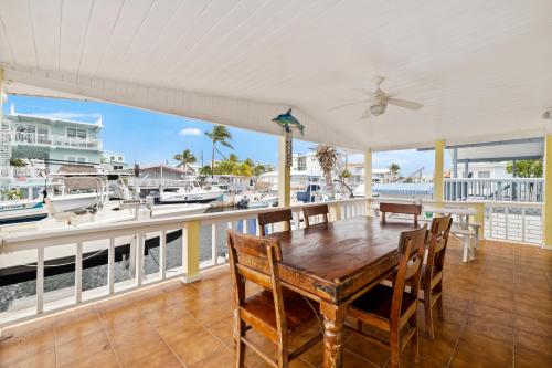 Oleander Hideaway Waterfront Home