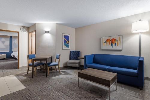 Holiday Inn Express Hotel & Suites-St. Paul, an IHG Hotel