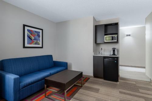 Holiday Inn Express Hotel & Suites-St. Paul, an IHG Hotel