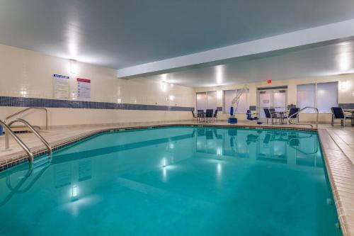Holiday Inn Express Hotel & Suites-St. Paul By IHG - 수영장