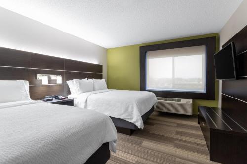 Holiday Inn Express Hotel & Suites-St. Paul, an IHG Hotel