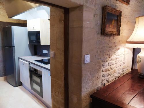 кухня, Manoir de Mathan - Appartement Prestige Résidentiel (Appartement Prestige Residentiel 3 chambres 3 salles de bain au Manoir de Mathan a Crepon 5 mn d'Arr) in Крепон