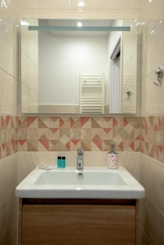Rocciola Home - image 5
