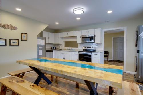 Remodeled Lakefront Dandridge Home with Deck and Dock! - image 10