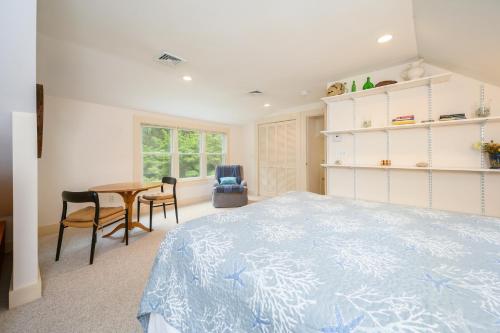 Coastal Charm Space Galore at Norma's Escape - image 6