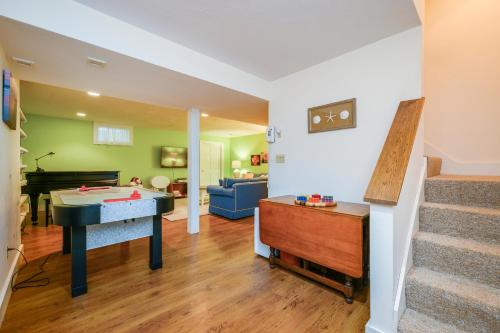 Coastal Charm Space Galore at Norma's Escape - image 4