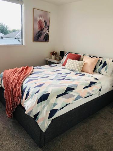 Modern Townhouse Walk to Convention Centre and Family Playground CBD Christchurch