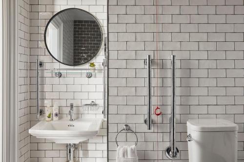 440416382 Hotel Indigo - Bath by IHG