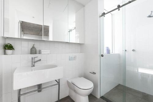 The Chromatic Apartments by Urban Rest - image 9