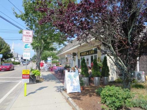 29 Ginger Plum Lane Harwich Port Cape Cod - The Last Resort