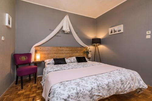 One-Bedroom Apartment with Terrace room in Apartments and rooms with parking space Mali Losinj (Losinj) - 2495