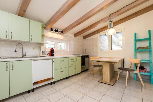 One-Bedroom Apartment with Terrace image 5