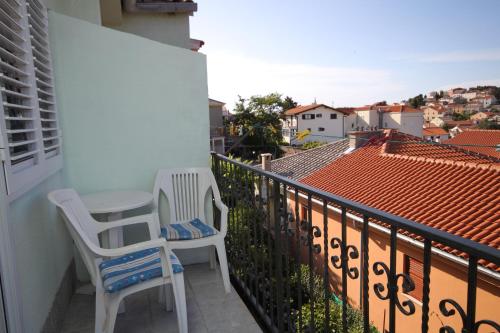 Double Room with Balcony and Sea View image 6