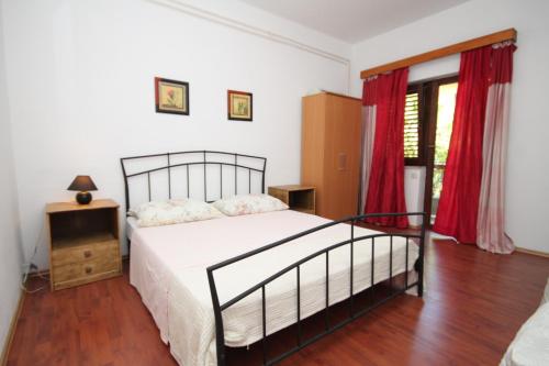 Apartments and rooms with parking space Mali Losinj (Losinj) - 2495