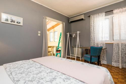 One-Bedroom Apartment with Terrace image 2