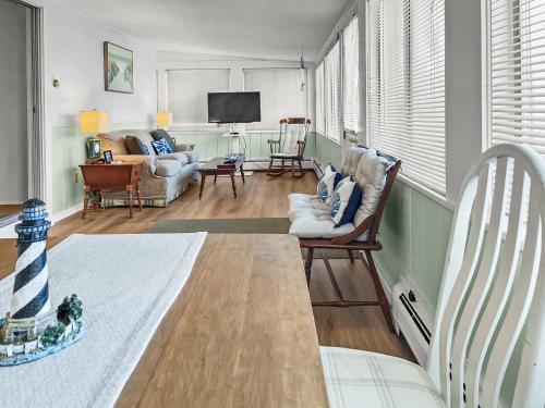 25 Zylpha Road Harwich Port Cape Cod - -Sandpiper Cottage detail