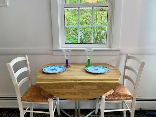 Beach Bliss at The Sandpiper Cottage - image 8