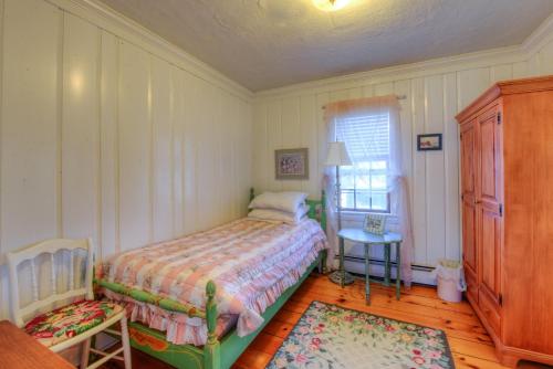 Charming Cape Cottage—Ocean Views Private Beach - image 3
