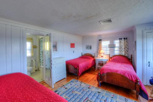 Charming Cape Cottage—Ocean Views Private Beach - main image