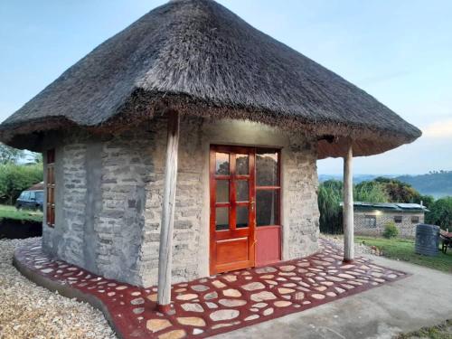 Lake Nyamirima cottages in Fort Portal