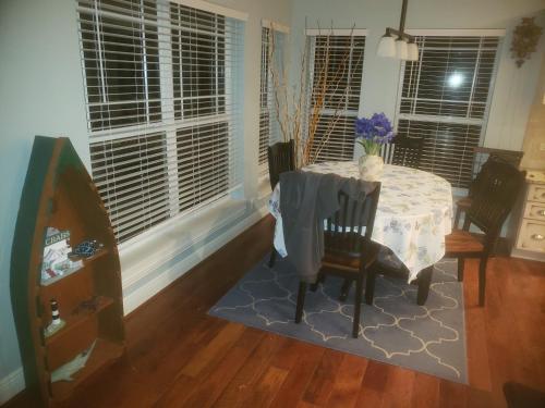 4BR Private Dock, Warm Spring Canal, Kayaks, Canoe, Hudson (fotografie 7)