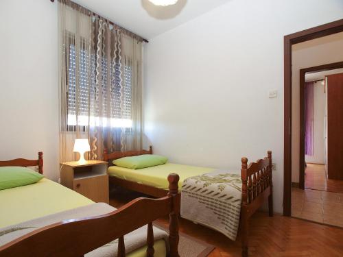 Three-Bedroom Apartment with Terrace image 7
