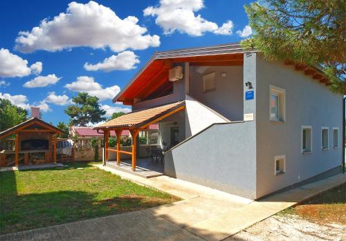 Family friendly house with a swimming pool Peroj, Fazana - 20754 - Location saisonnière - Vodnjan