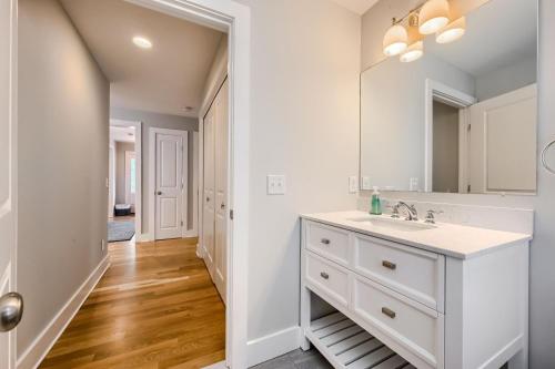 129 Hardings Beach Road Chatham Cape Cod - - Latitude Adjustment 129 Hardings Beach Road Chatham Cape Cod - - Latitude Adjustment