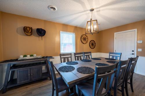 Cowboy Retreat: Experience the Wild West in Springdale, USA