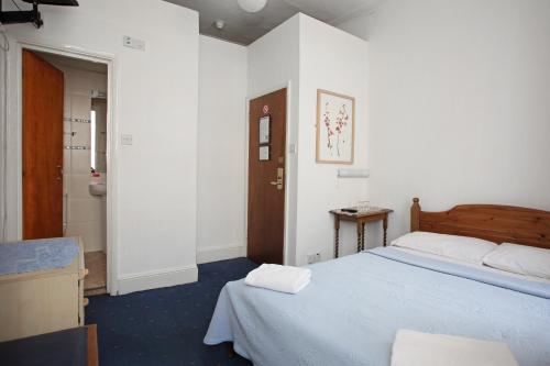 St Athans Hotel, London (photo 2)