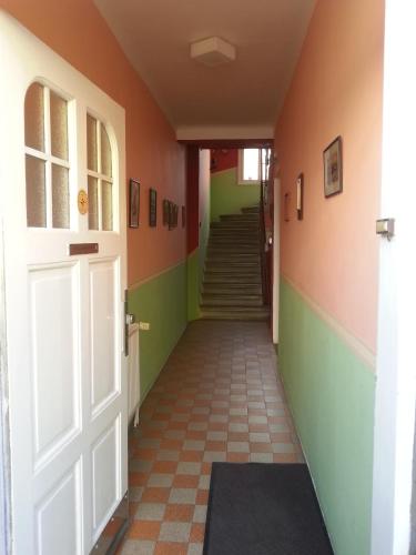 ทางเข้า, Pension U Dolezalu in ซิเดนิเซ