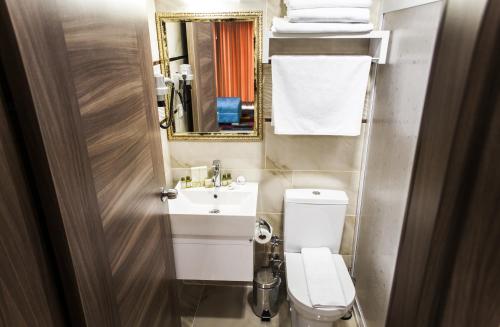 room detail thumbnail 2